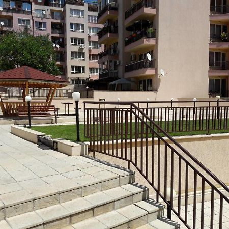 Апартамент Орхид Хилс Warna Exterior foto