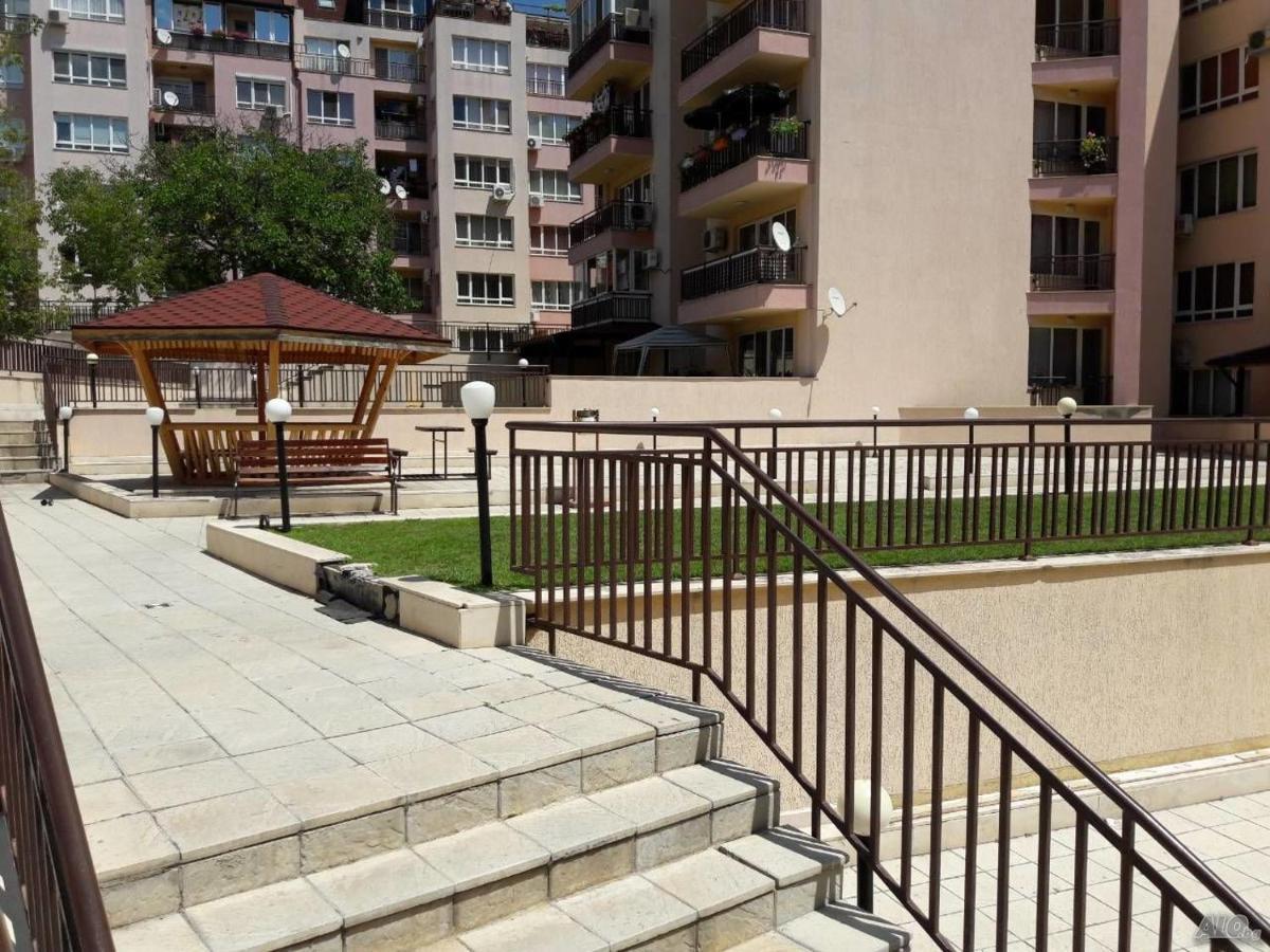 Апартамент Орхид Хилс Warna Exterior foto