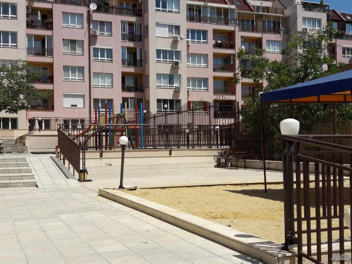 Апартамент Орхид Хилс Warna Exterior foto